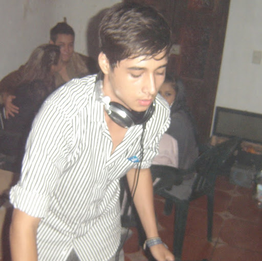 Fernando Mendez Photo 19