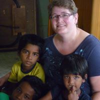 Elizabeth Hawkes Photo 33