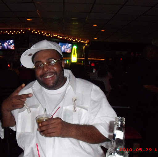 Reggie Hamilton Photo 7