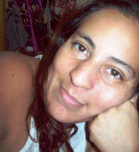 Elizabeth Castillo Photo 29