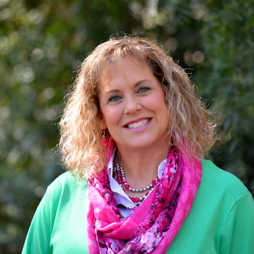 Mary Cunningham Photo 16