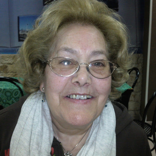 Emilia Robles Photo 25