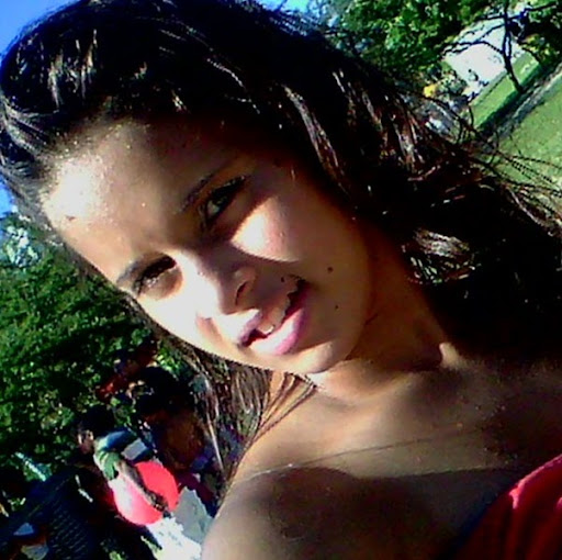 Amanda Santana Photo 10