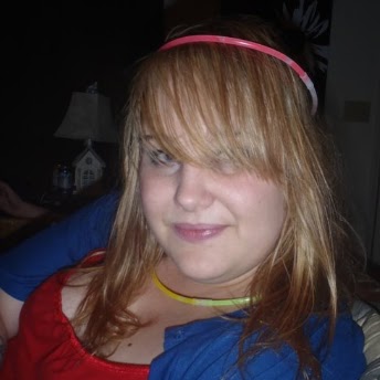 Amy Spence Photo 10