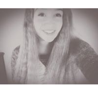 Emily Swanson Photo 37