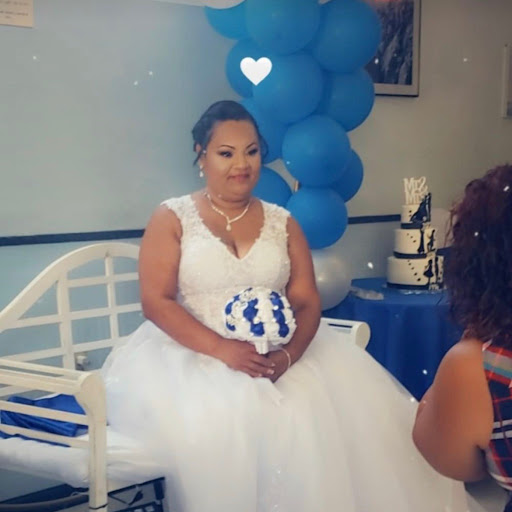 Janet Quinones Photo 23
