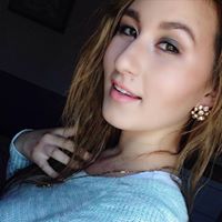 Elizabeth Veliz Photo 14