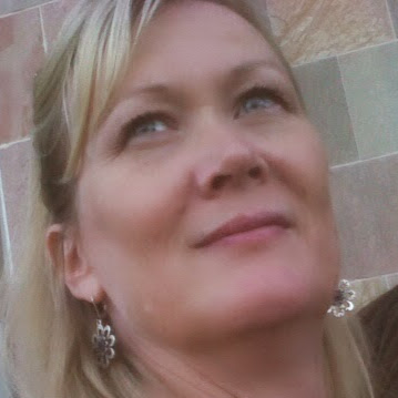 Christine Moon Photo 18