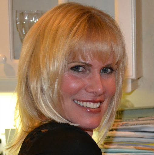 Shelly Marshall Photo 34