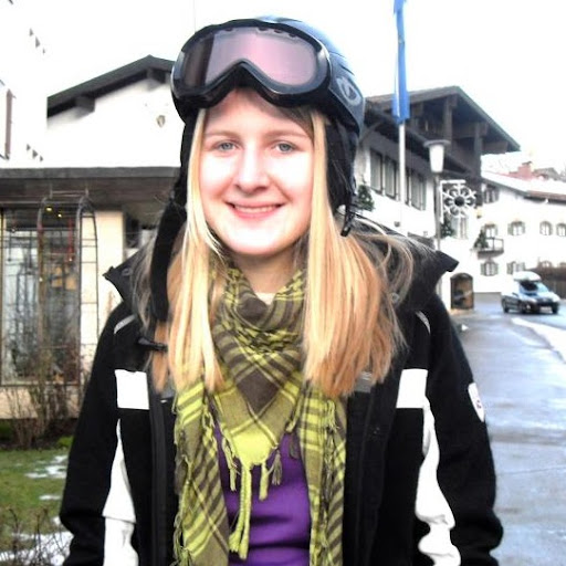 Julia Ludwig Photo 25