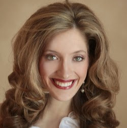 Lisa Dexter Photo 7