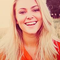 Ana Davies Photo 3