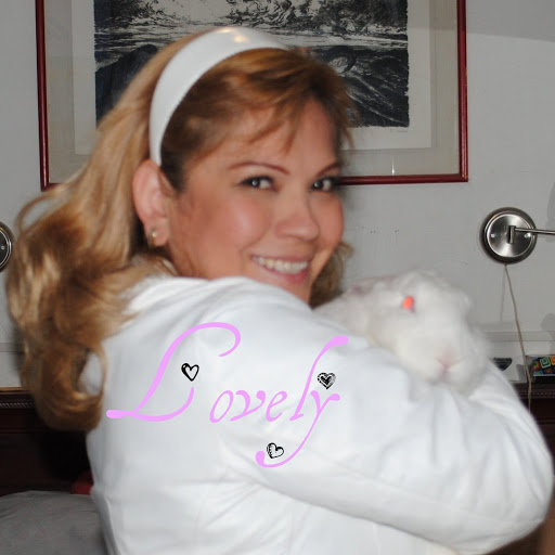 Elvia Lopez Photo 8
