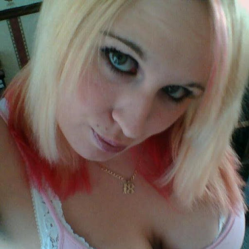 Vicky Patrick Photo 10