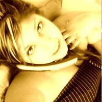 Alejandra Lozano Photo 6