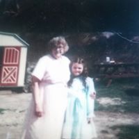 Tina Young Photo 32
