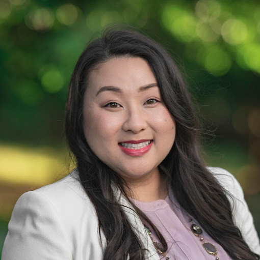 Jennifer Vang Photo 36