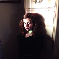 Elizabeth Burns Photo 21