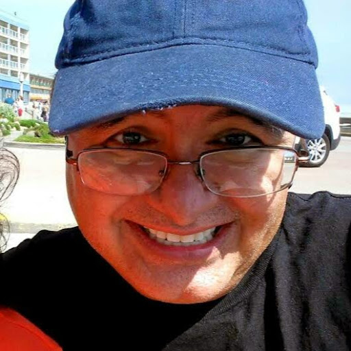 Rene Reyes Photo 38