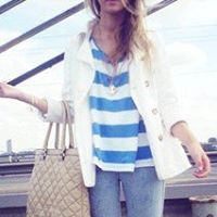 Ana Miller Photo 8