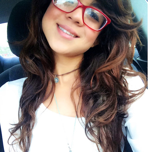 Patricia Velez Photo 6