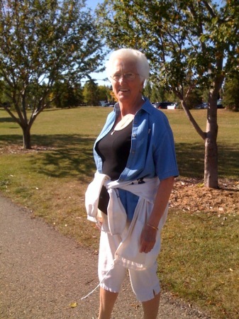 Eileen Brown Photo 16