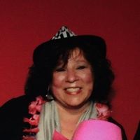 Michelle Girard Photo 30