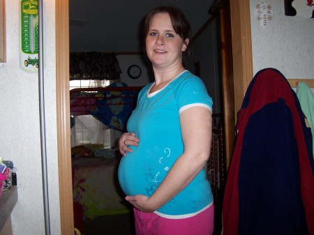 Elizabeth Miller Photo 32