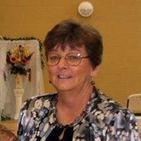 Linda Russell Photo 38