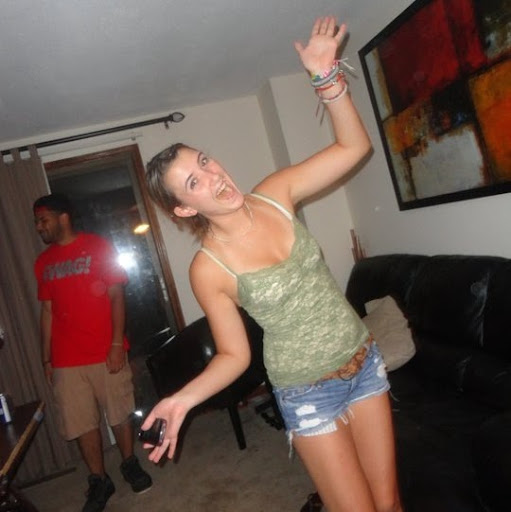 Kayla Davis Photo 8