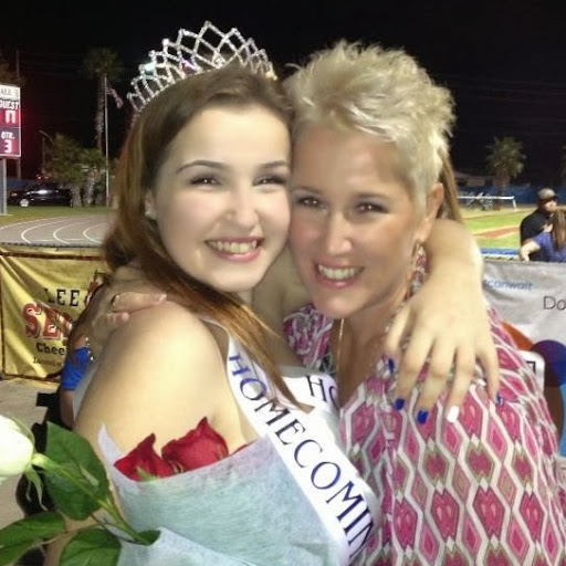 Jennifer Mattern Photo 24