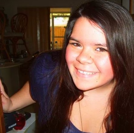Alexis Perry Photo 9