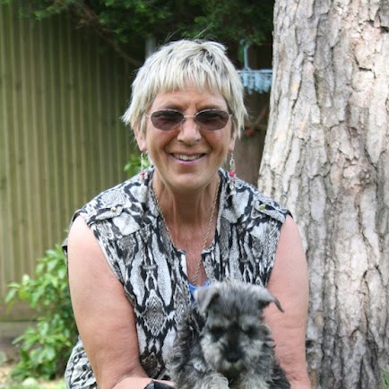 Michele Lawrence Photo 27