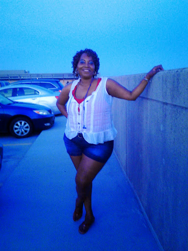 Melissa Sanders Photo 27