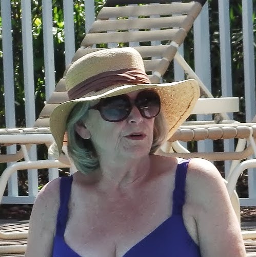 Linda Gillespie Photo 37