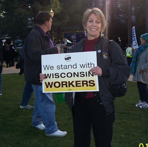 Beth Winters Photo 34