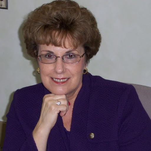 Linda Schultz Photo 29