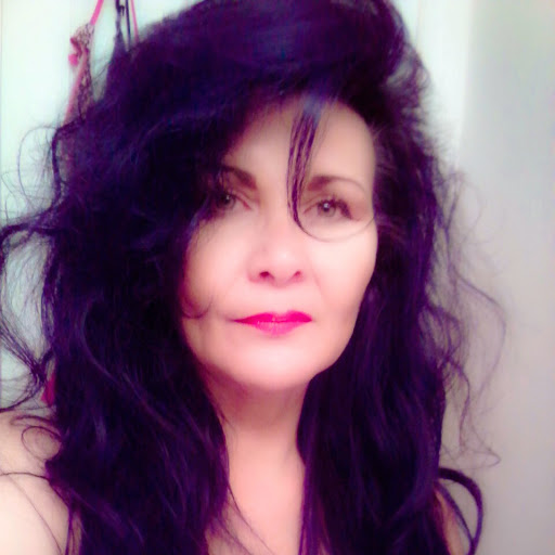 Suzanne Martinez Photo 31