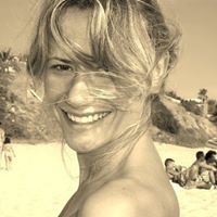 Alicia Manzano Photo 6
