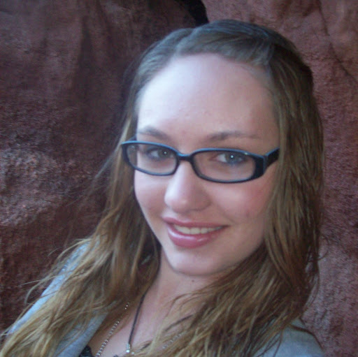 Amanda Gillette Photo 32