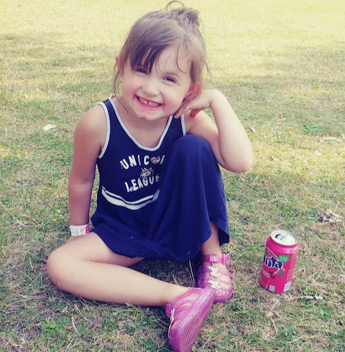 Sadie Cox Photo 21