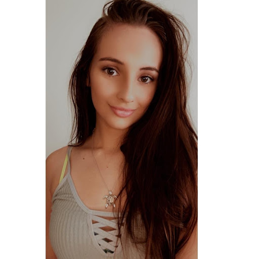 Alexis Warren Photo 37