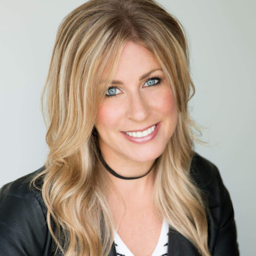 Julie Eckert Photo 6