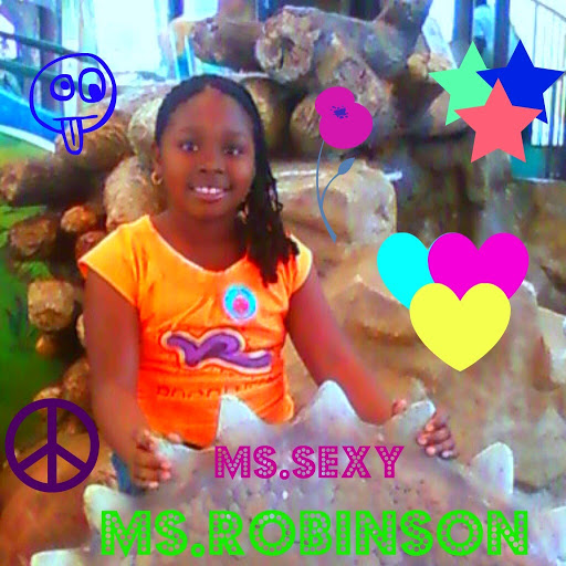 Essence Robinson Photo 21