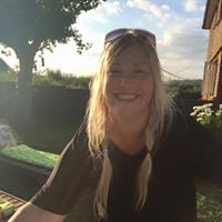 Tracey Lowe Photo 20