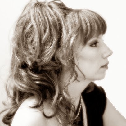 Jennifer Layne Photo 39