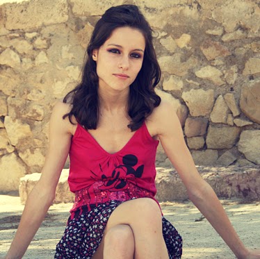Laura Arias Photo 36