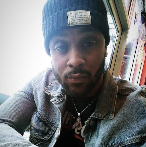 Phillip Simmons Photo 17
