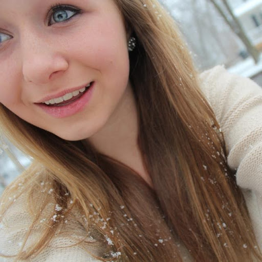 Hallie Walker Photo 31