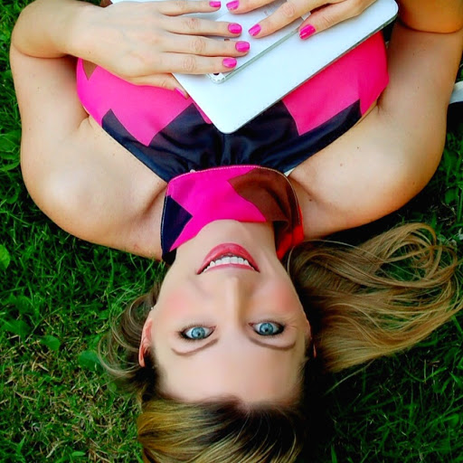 Julia Roy Photo 27